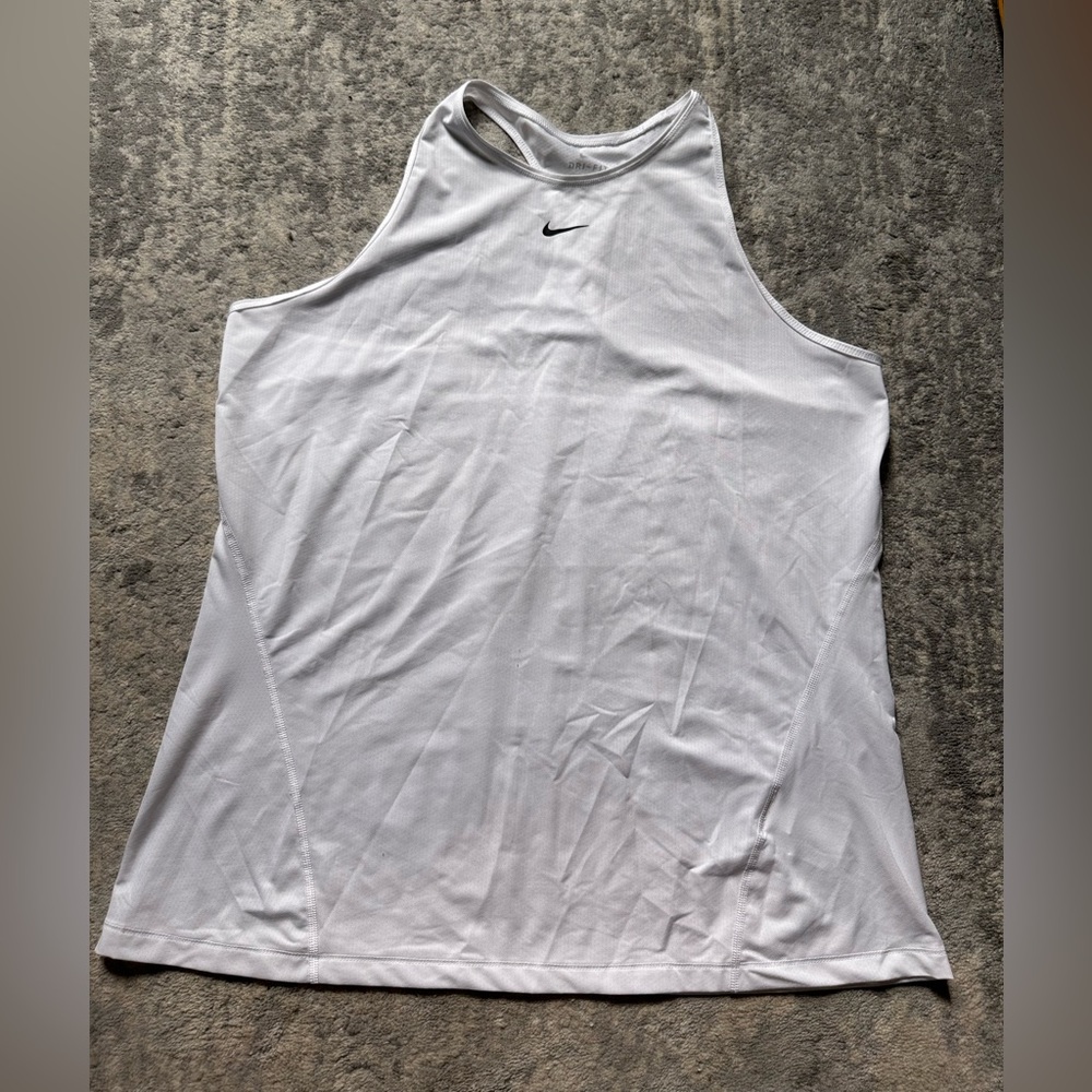 Nike women’s tank